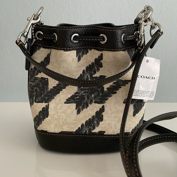 New with tags. Coach mini bucket bag - Picture 3 of 6
